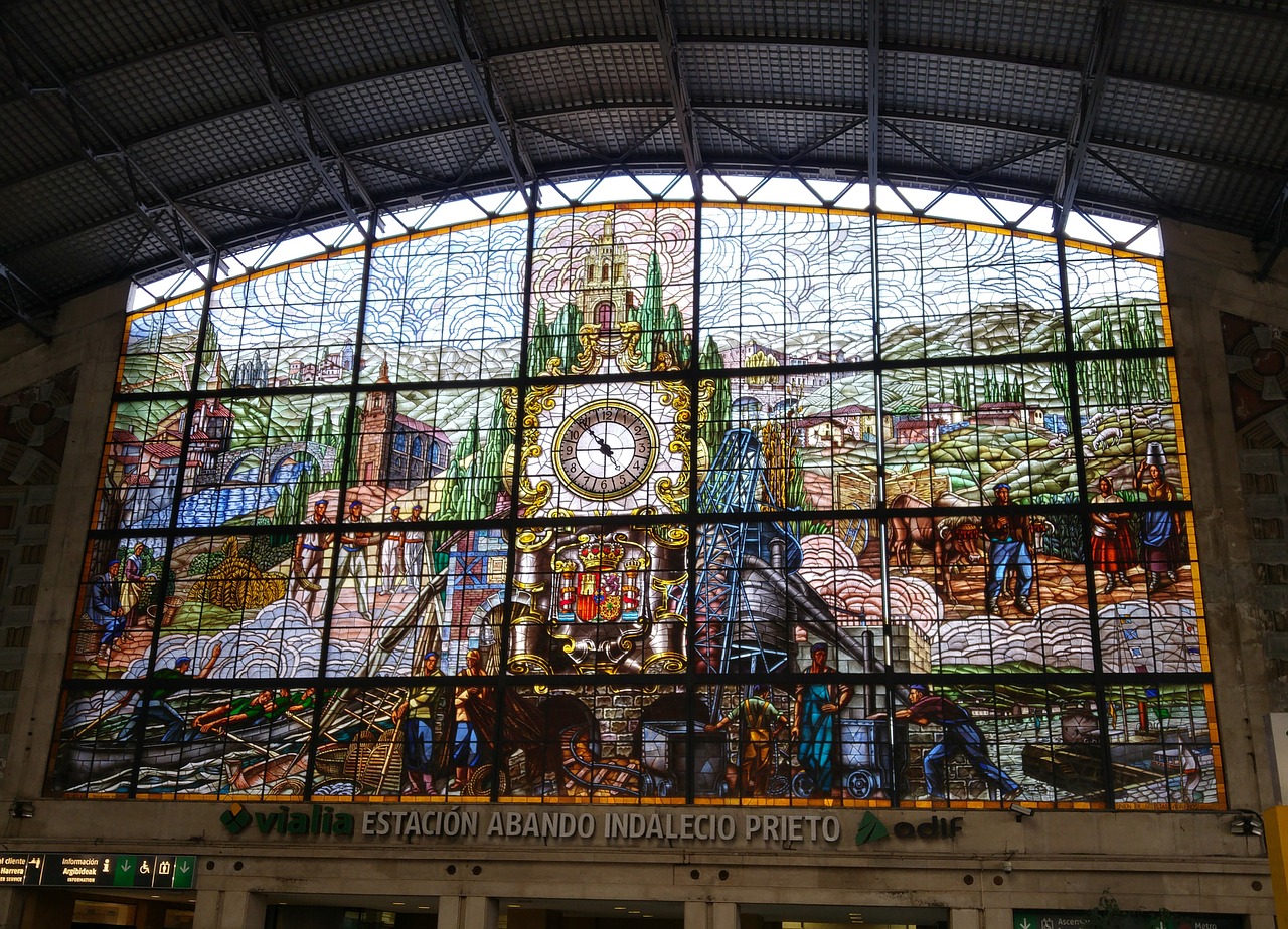 Fasadas, Traukinių Stotis, Bilbao, Ispanija, Nepermatomas Stiklas, Laikrodis, Nemokamos Nuotraukos,  Nemokama Licenzija