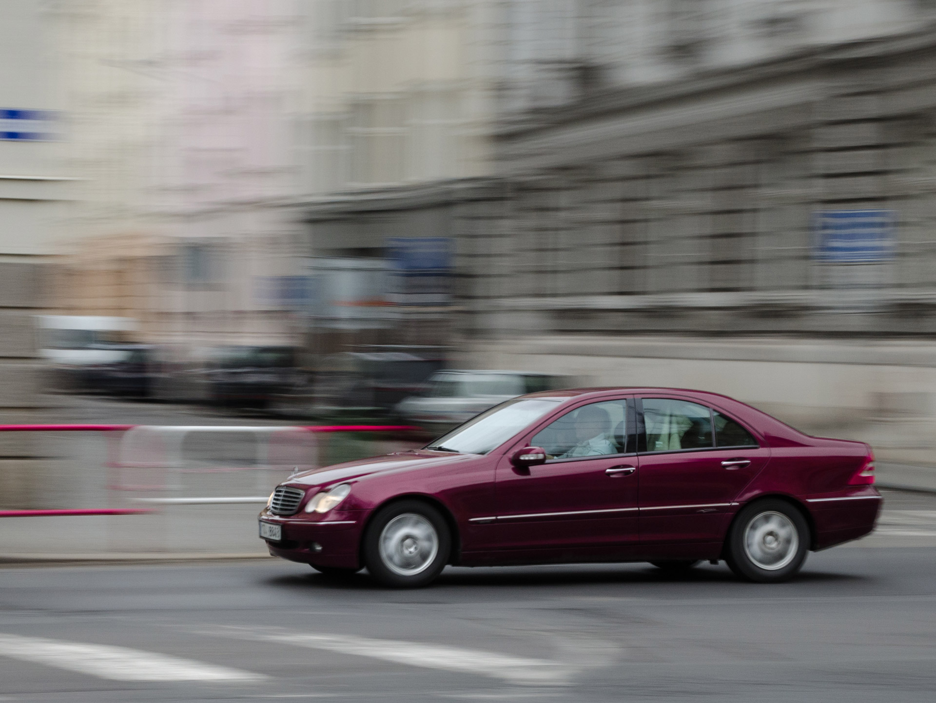 Automobilis,  Mercedes,  Judėjimas,  Panning,  Kelias,  Greitis,  Raudona,  Kelyje, Nemokamos Nuotraukos,  Nemokama Licenzija