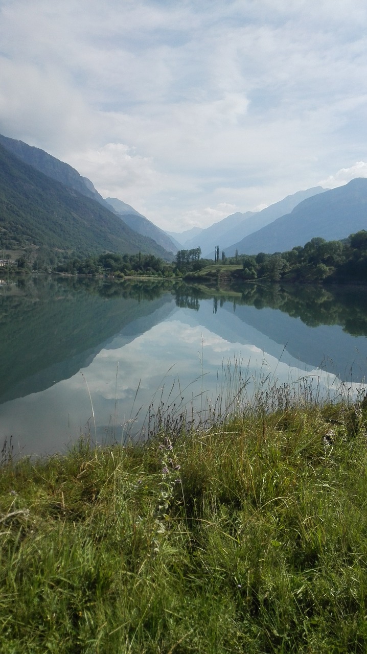 Slėnis, Veidrodis, Benasque, Pirėnai, Kalnai, Ežeras, Vanduo, Matyti, Kraštovaizdis, Miškas