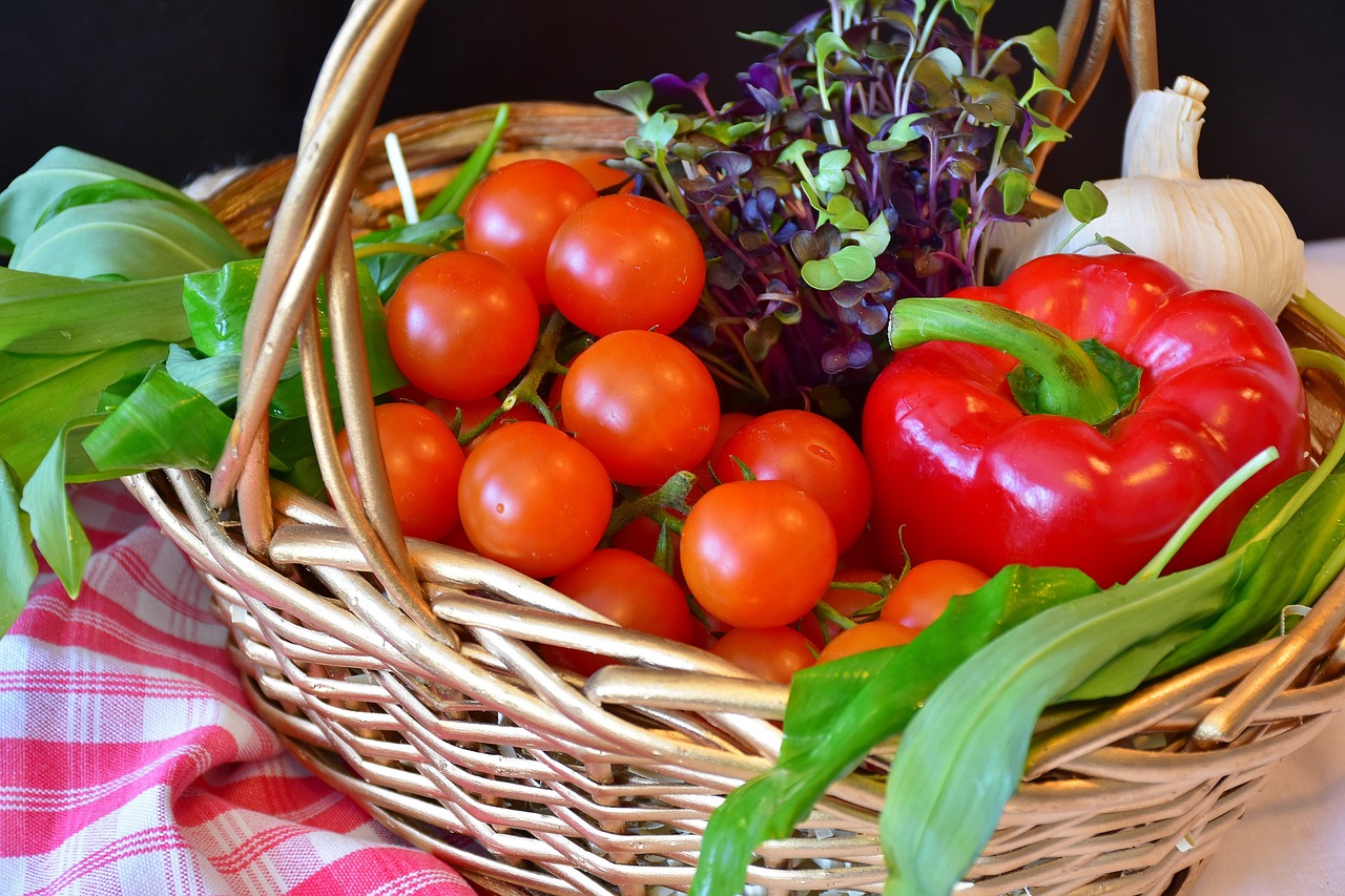 Daržovės, Krepšelis, Pirkimas, Turgus, Ūkininkų Vietos Rinka, Pomidorai, Kresas, Sango Ridikėlių Kresas, Paprika, Česnakai