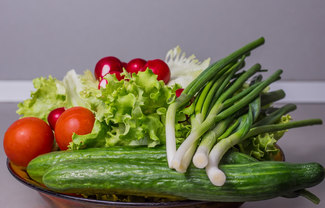 Daržovės, Agurkas, Svogūnai, Salotos, Maistas, Sveikas, Ekologiškas, Šviežias, Vegetariškas, Mityba