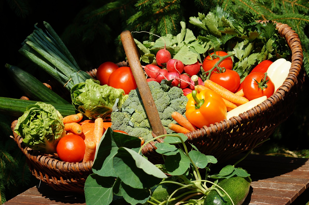 Daržovės,  Vitaminai,  Daržovių Krepšys,  Spalvinga Daržovių,  Sveiki,  Maisto,  Šviežias,  Valgyti,  Pomidorai,  Paprikos