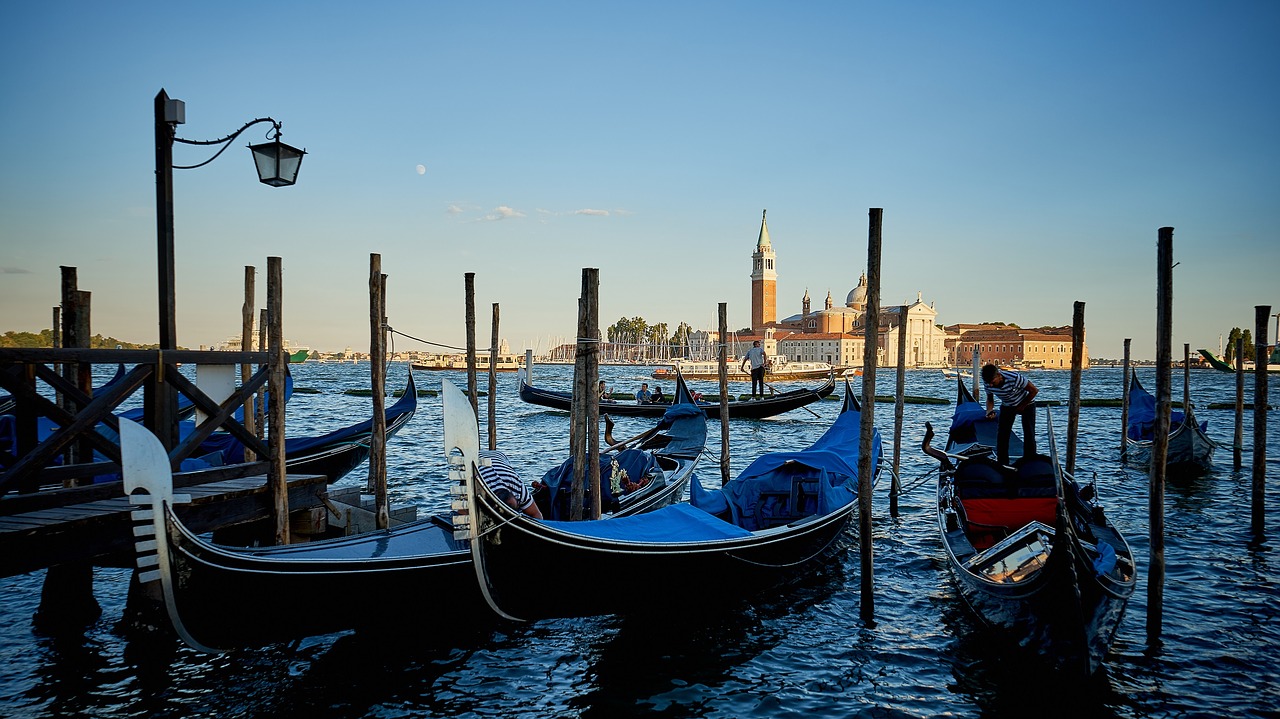 Venecija, Didysis Kanalas, Vanduo, Valtys, Gondolos, Kelionė, Turizmas, Turistinis, Atostogos, Šventė