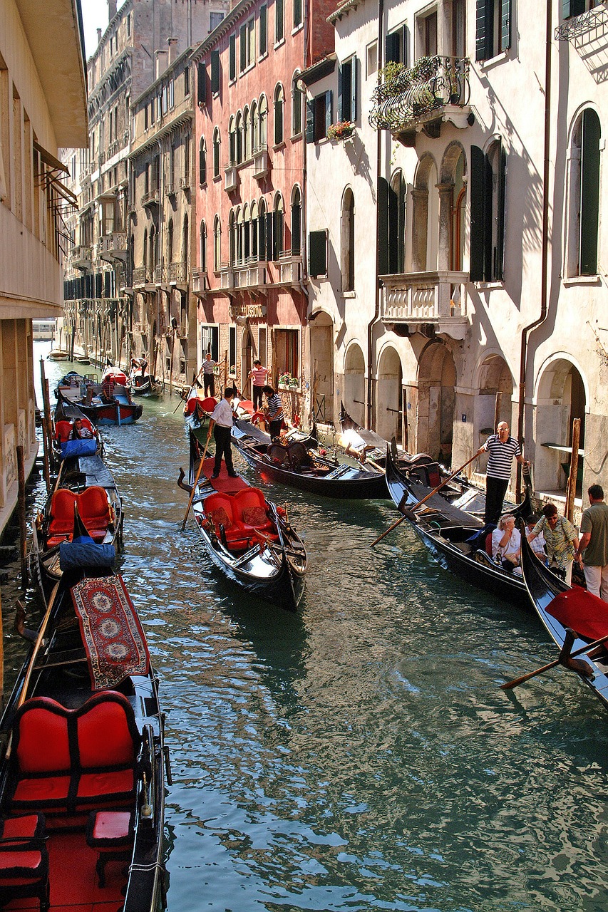 Venecija, Gondolos, Romantika, Gondoliers, Vandens Keliai, Didysis Kanalas, Laivas, Viešasis Transportas, Vandens Taksi, Italy