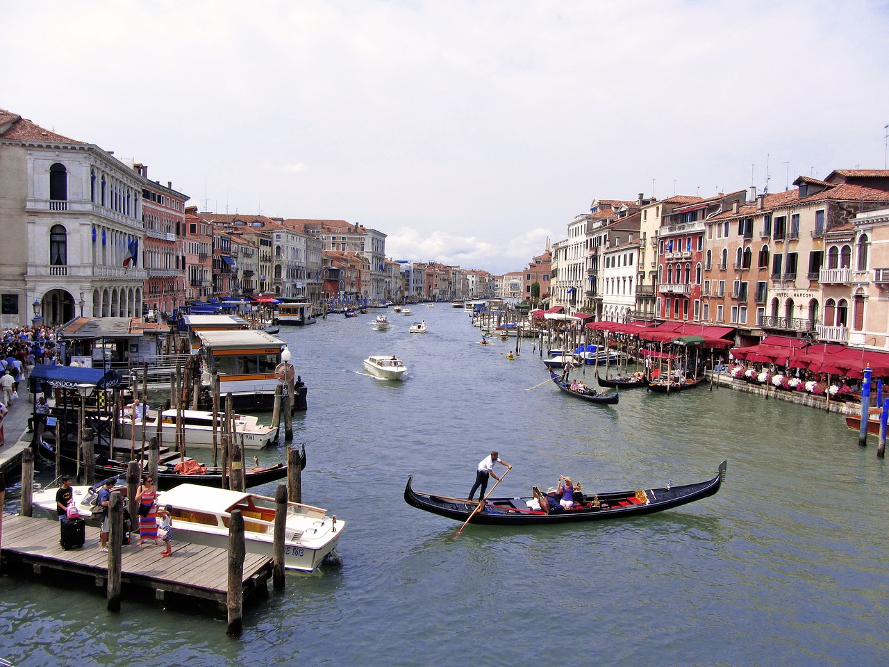 Venecija, Kanalas, Italy, Gondolos, Kraštovaizdis, Puikus Kanalas, Spalvos, Vanduo, Miestas, Namai