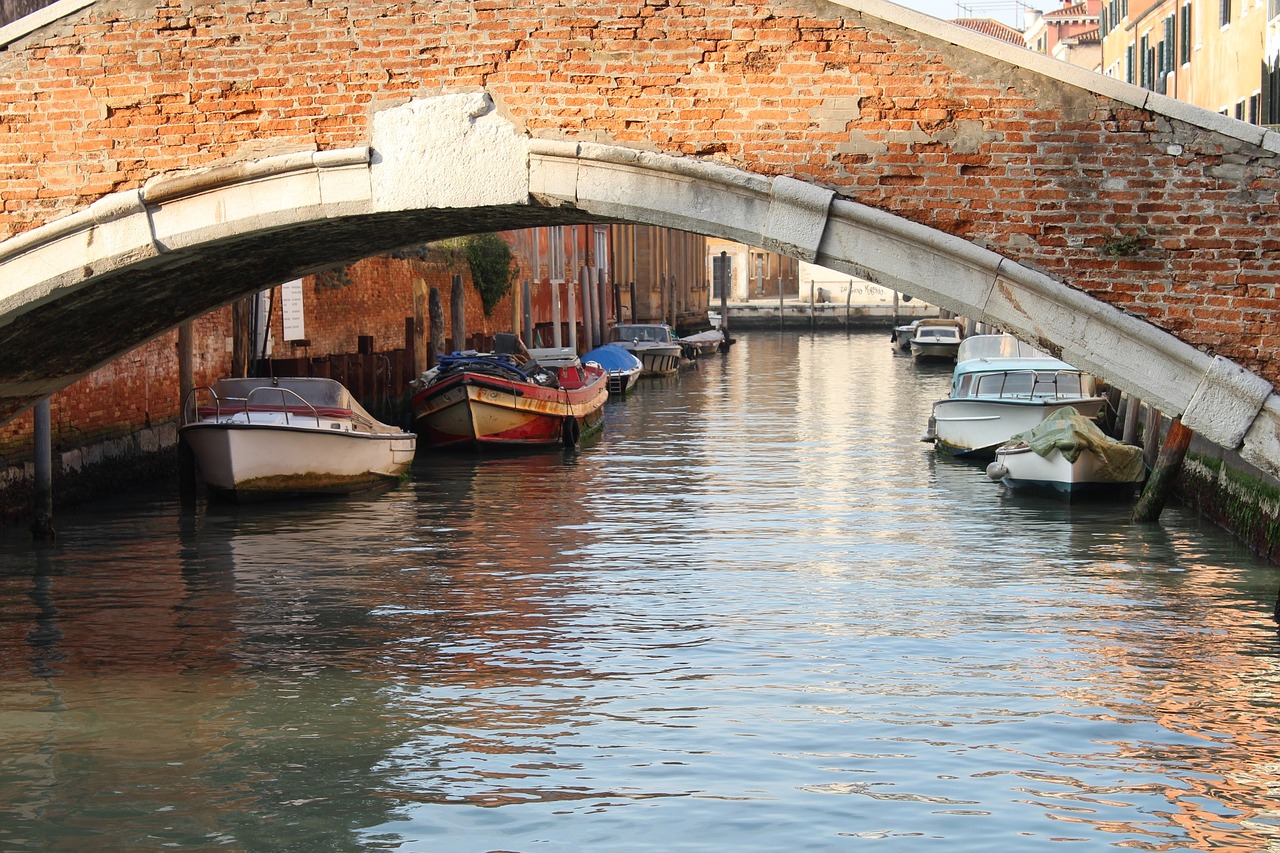 Venecija, Tiltas, Kanalas, Gondola, Venecijos Gondola, Romantika, Nemokamos Nuotraukos,  Nemokama Licenzija