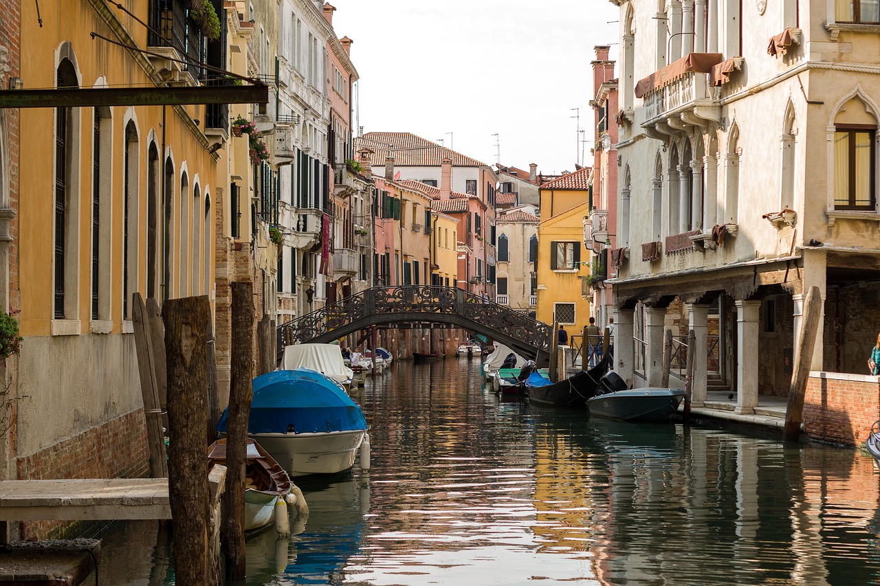 Venecija, Italy, Kanalas, Venezija, Vanduo, Gondolos, Valtys, Romantiškas, Architektūra, Antrinis Kanalas