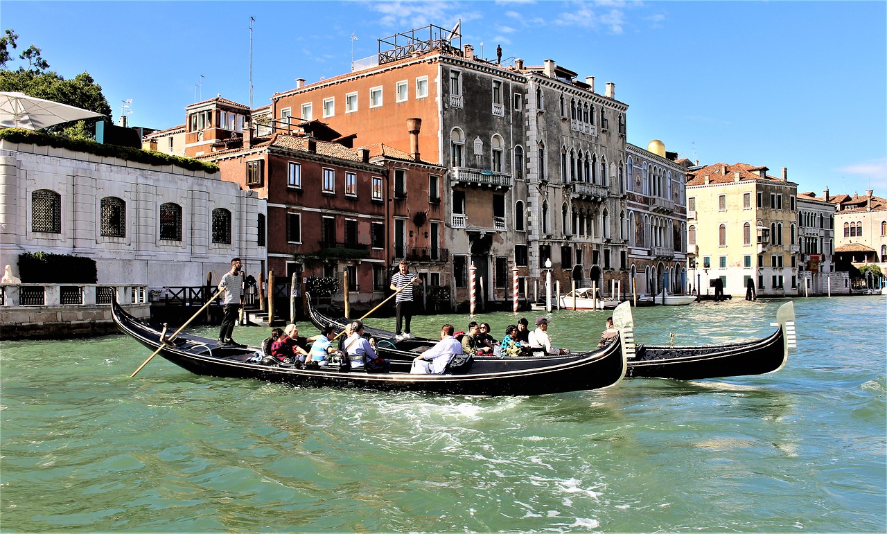 Venecija, Italy, Gondolos, Gondola, Kanalas, Architektūra, Pastatai, Vanduo, Gražiai, Rūmai