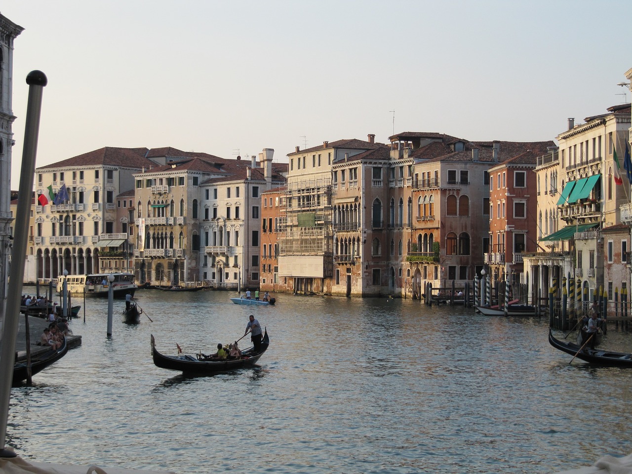 Venecija, Gondola, Venezija, Kanalas, Valtys, Italy, Miestas Ant Upės, Nemokamos Nuotraukos,  Nemokama Licenzija