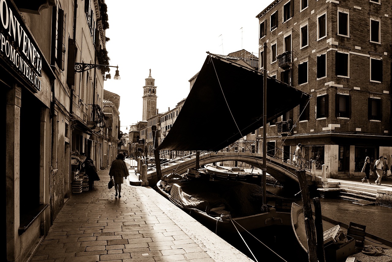 Venecija, Kanalas, Valtis, Vintage, Sepija, Amžius, Miestas, Nemokamos Nuotraukos,  Nemokama Licenzija