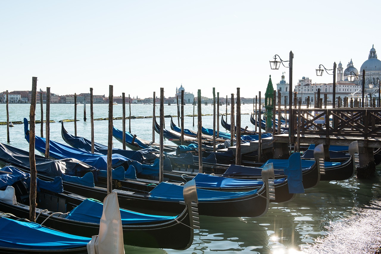 Venecija, Gondolos, Vanduo, Kanalas, Laguna, Gondoliers, Gondola, Valtys, Nemokamos Nuotraukos,  Nemokama Licenzija