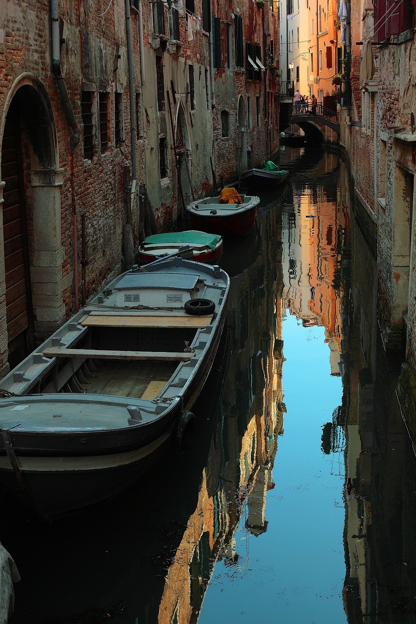 Venecija, Italy, Kanalas, Vanduo, Apmąstymai, Paskirties Vietos, Žinomas, Romantika, Romantiškas, Pastatai