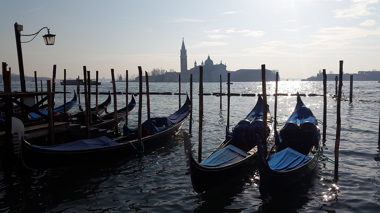 Venecija, Gondolos, Vanduo, Atspindys, Italy, Nemokamos Nuotraukos,  Nemokama Licenzija