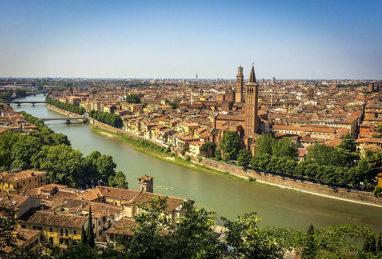 Verona, Miestas, Upė, Bažnyčia, Tiltas, Vanduo, Akmeninis Tiltas, Adige Upė, Miesto Panorama, Debesys