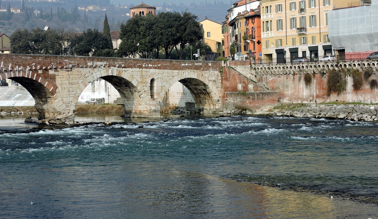 Verona, Akmeninis Tiltas, Adige Upė, Italy, Archi, Senovė, Paminklas, Lankas, Romano, Nemokamos Nuotraukos