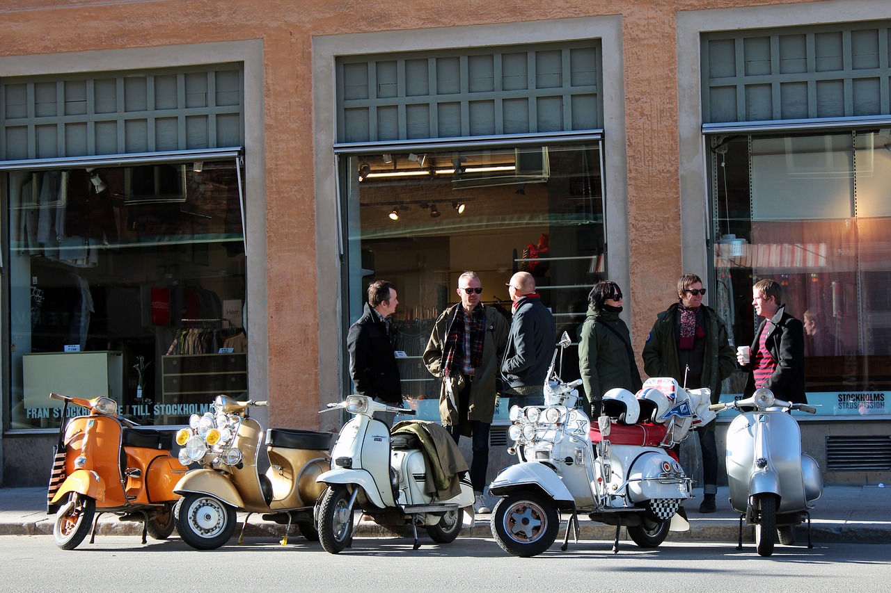 Vespa, Motoroleris, Volas, Transporto Priemonė, Judėjimas, Klasikinis, Retro, Retro Stilius, Kompanionai, Greičio Jėga