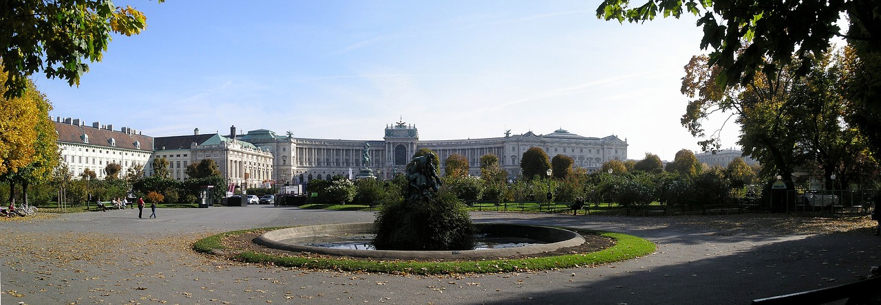 Vienna, Hofburgo Imperatoriaus Rūmai, Heldenplatz, Panorama, Austria, Architektūra, Pilis, Monarchija, Parkas, Ruduo