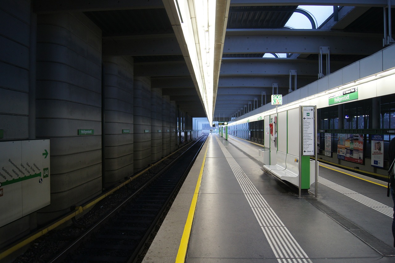 Vienna, Metro, Platforma, Austria, Sustabdyti, Traukinys, Eismas, Nemokamos Nuotraukos,  Nemokama Licenzija