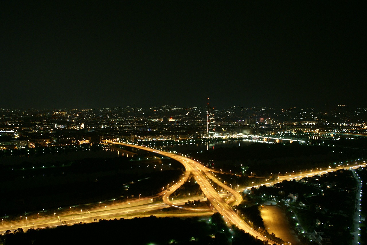 Vienna, Panorama, Donauturm, Bokštas, Tiltas, Naktis, Žibintai, Miestas, Architektūra, Pastatas