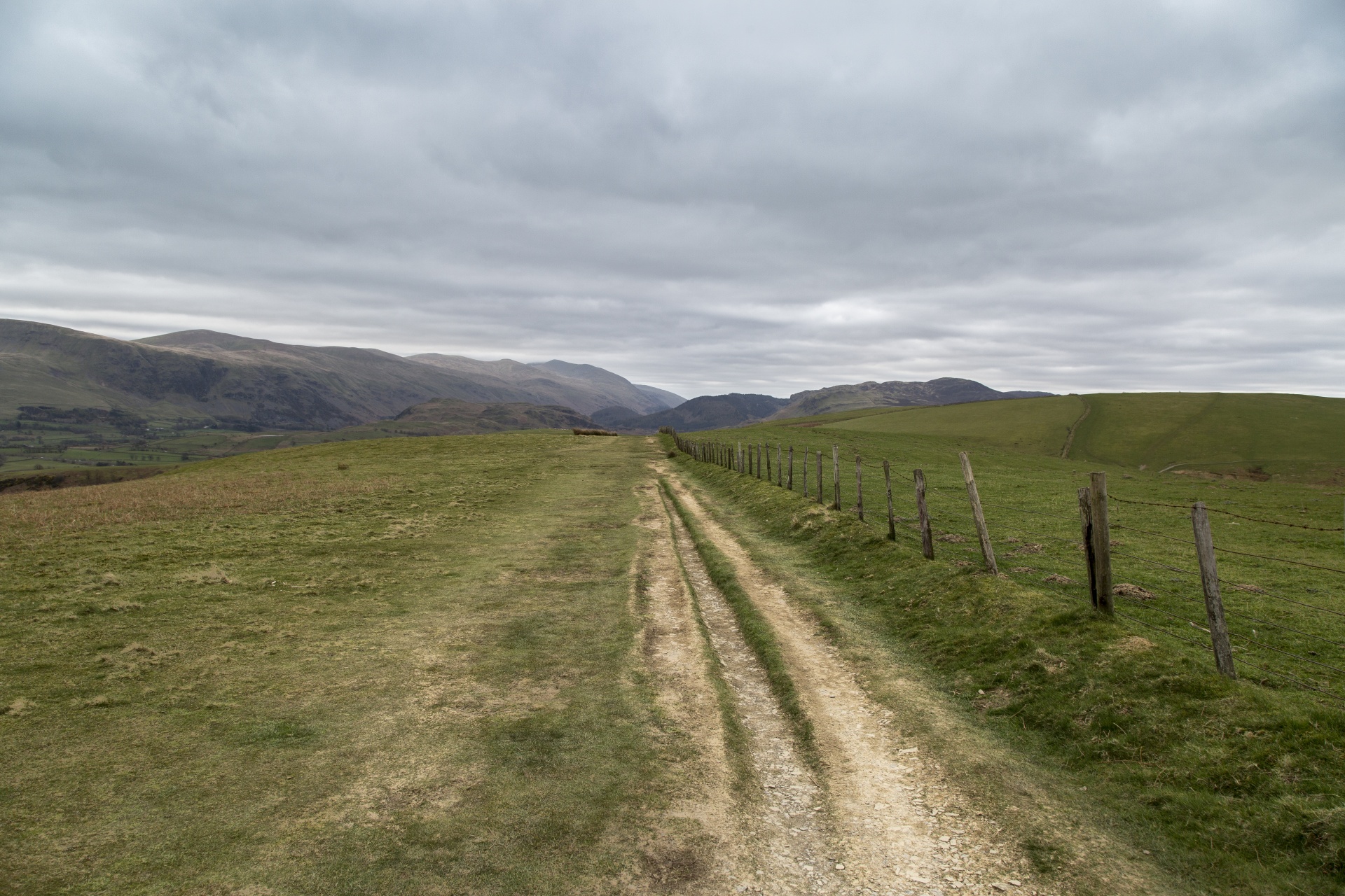 Skiddaw,  Blencathra,  Vanduo,  Tvenkinys,  Medžiai,  Miškas,  Kaimas,  Kalnai,  Kraštas,  Trasa