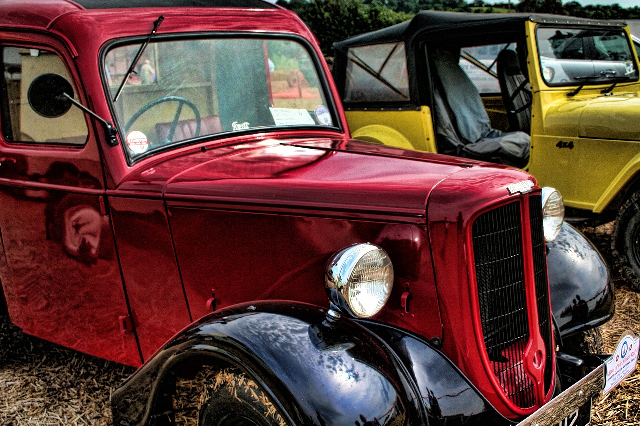 Vintage, Automobiliai, Raudona, Klasikinis, Senoviniai Automobiliai, Senas, Retro, Vairavimas Automobiliu, Lauke, Romantiškas