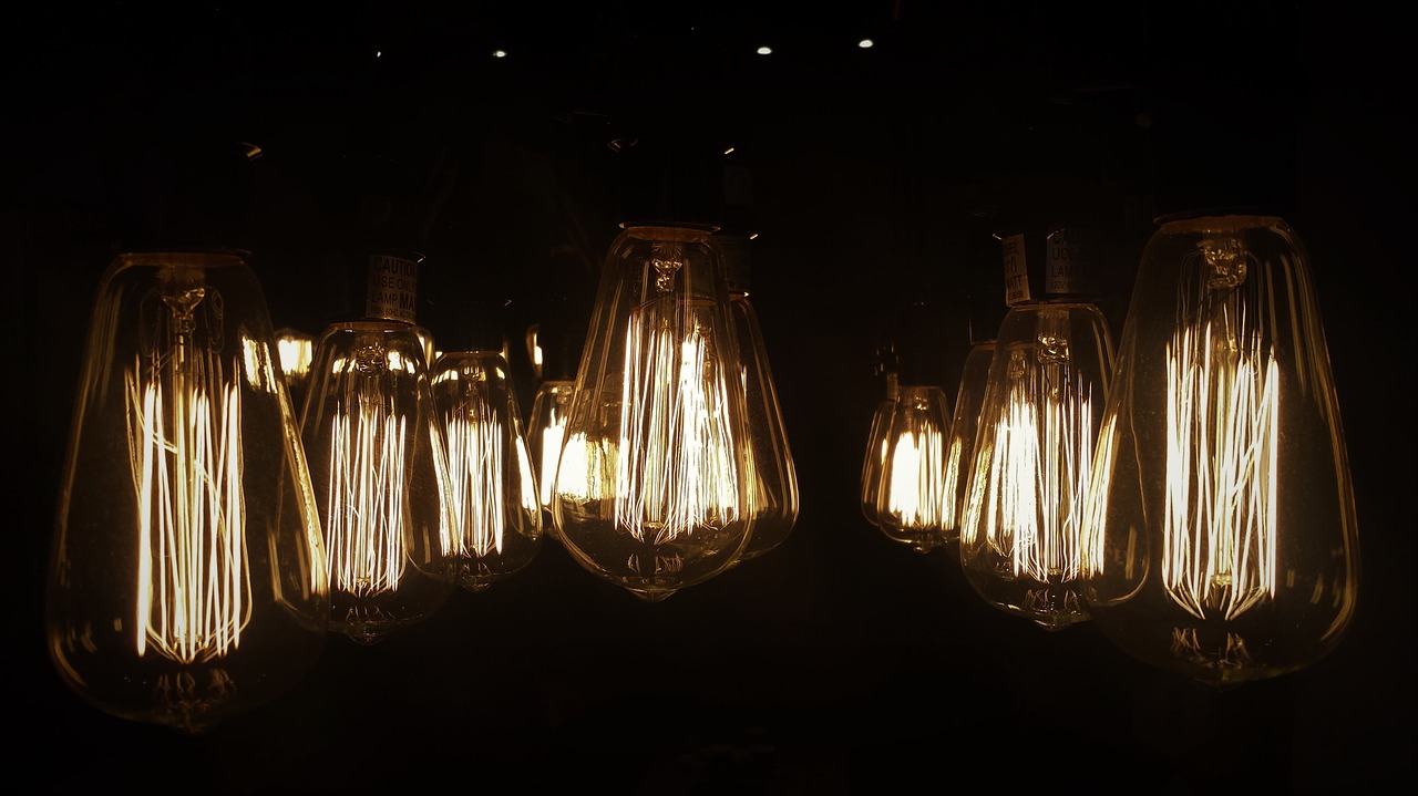 Vintage, Lemputė, Lemputė Tamsoje, Šviesa, Derliaus Lemputė, Lemputė, Elektros Lemputės, Derliaus Lemputės, Retro, Elektrinė Šviesa