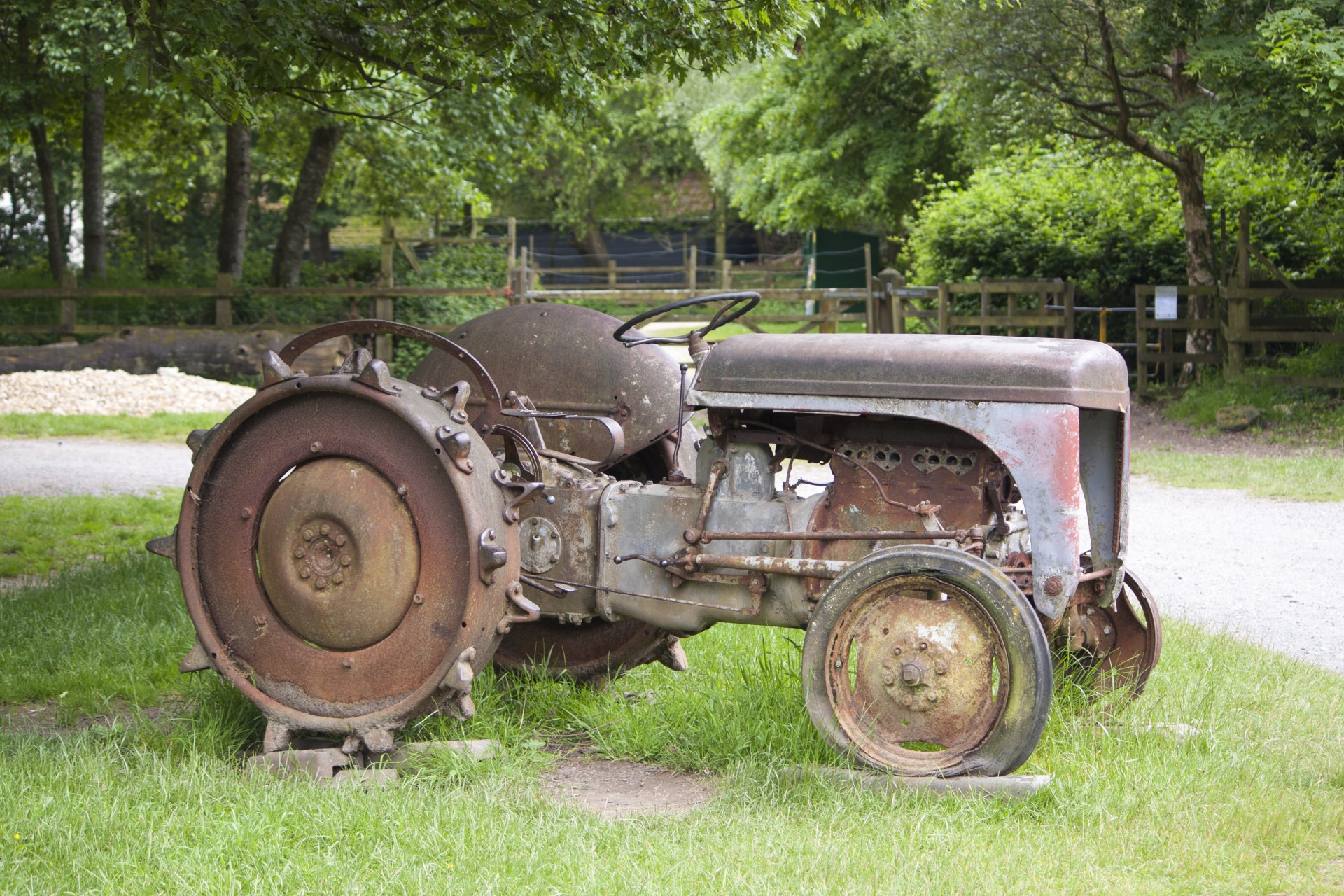 Traktorius,  Vintage,  Senas,  Sunaikintas,  Rusvas,  Mašinos,  Variklis,  Ūkis,  Ūkio & Nbsp,  Mašinos