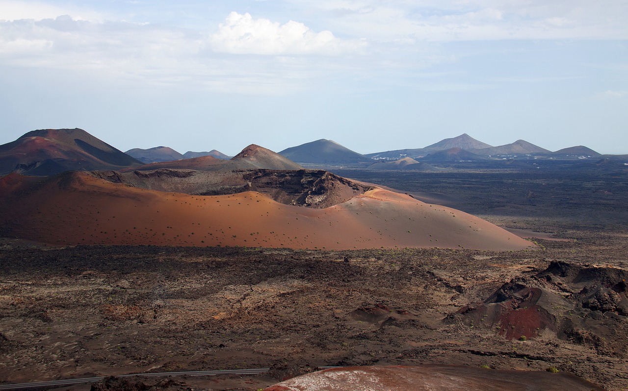 Vulkanas, Krateris, Lanzarote, Lava, Kalnai, Horizontas, Nemokamos Nuotraukos,  Nemokama Licenzija