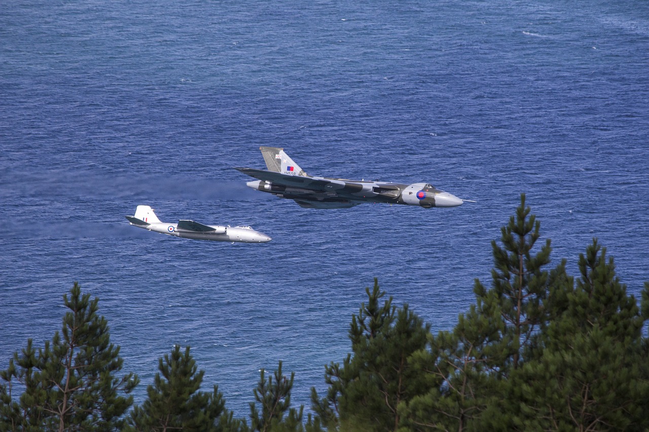 Vulcan, Bombonešis, Orlaivis, Lėktuvas, Lėktuvas, Lėktuvas, Aviacija, Oras, Rodyti, Oro Šou