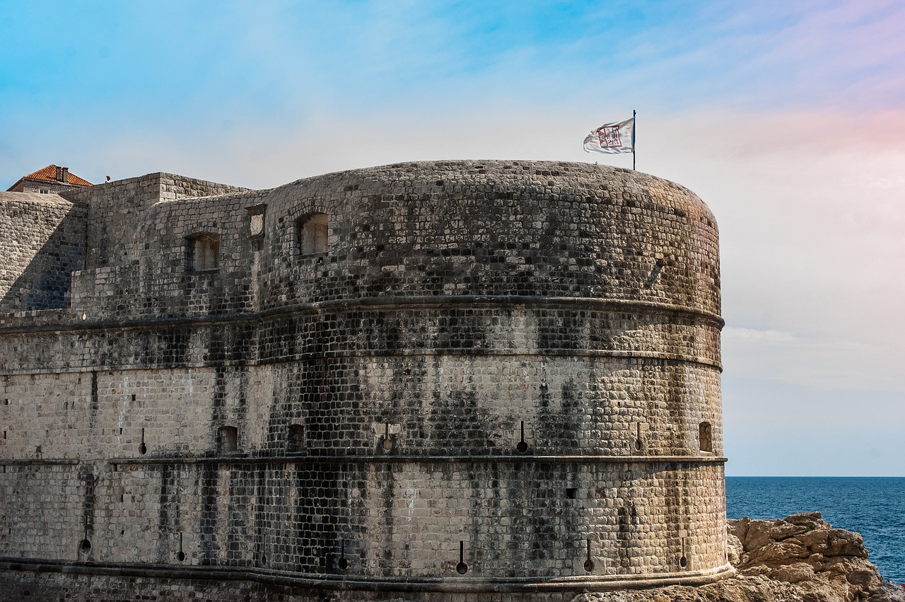 Sienos, Dubrovnik, Kroatija, Tvirtovė, Vėliava, Jūra, Laivas, Laivai, Valtys, Valtis