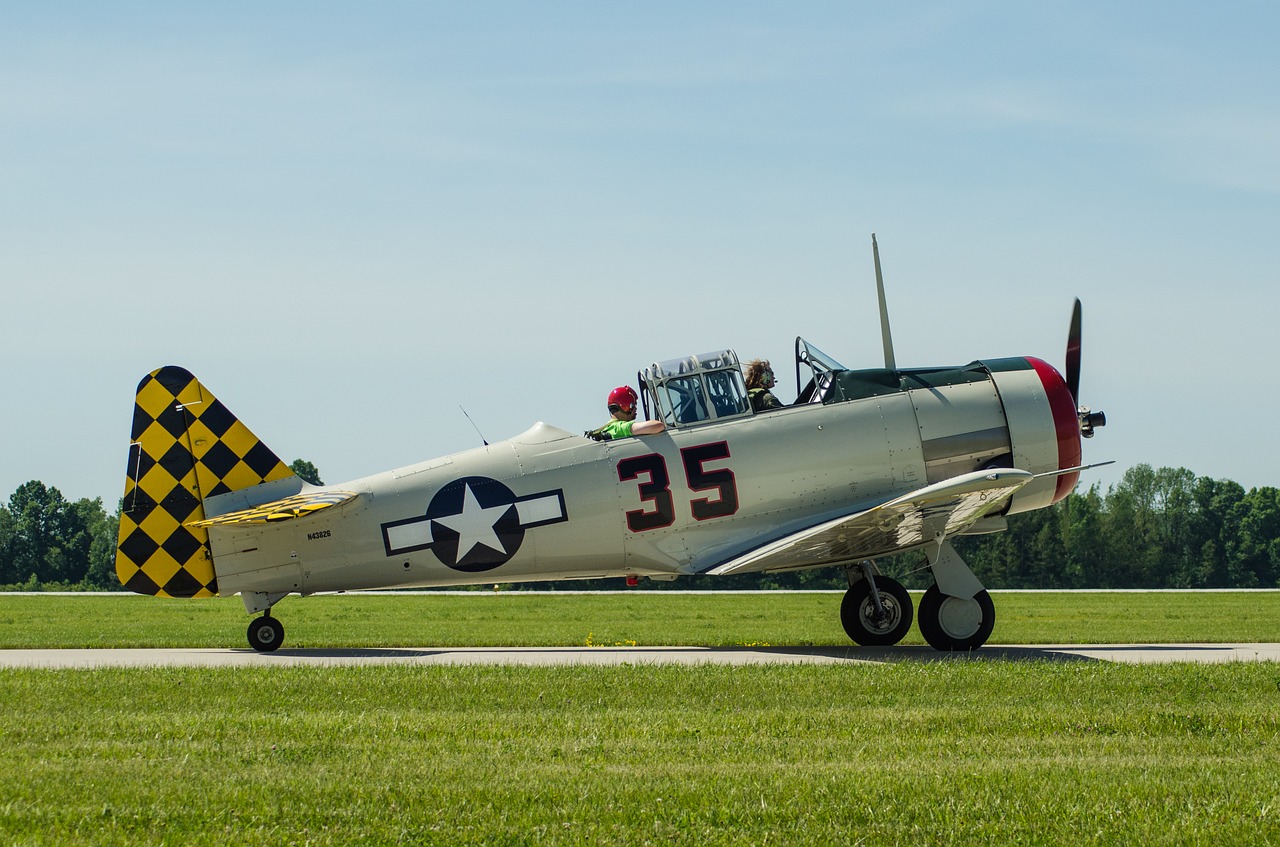 Warbird, Propeleris, Lėktuvas, Orlaivis, Oras, Lėktuvas, Kariuomenė, Senas, Vintage, Retro