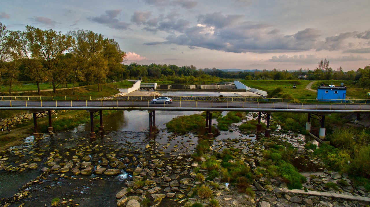 Vanduo, Upė, Tiltas, Architektūra, Pėsčiųjų Tiltas, Kelias, Medis, Gamta, Srautas, Ugniasienė