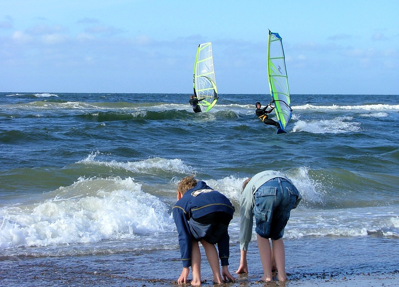 Vanduo, Bangos, Papludimys, Burlenčių Sportas, Surfer, Vaikai, Berniukai, Akmuo, Nemokamos Nuotraukos,  Nemokama Licenzija