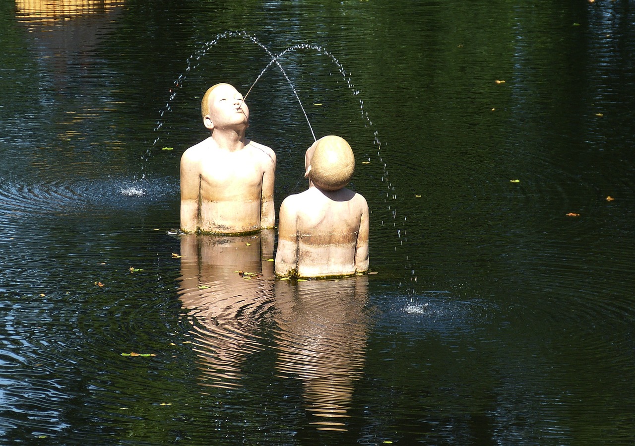 Vanduo, Tvenkinys, Skulptūra, Vaikas, Vaikai, Figūra, Gifhornas, Plaukti, Spingbrunnen, Švirkšti