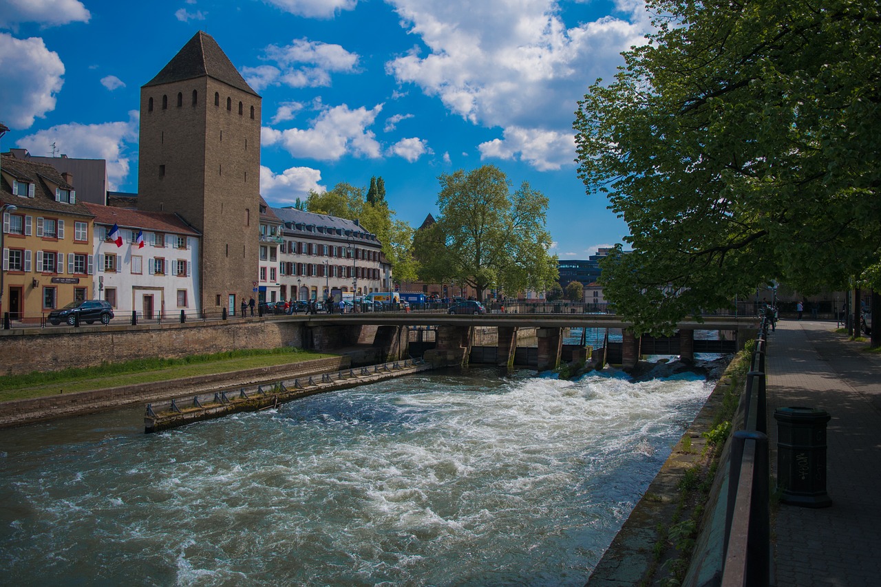 Vanduo, France, Upė, Žalias, Gamta, Slėnis, Bankas, Boot, Miestas, Dangus