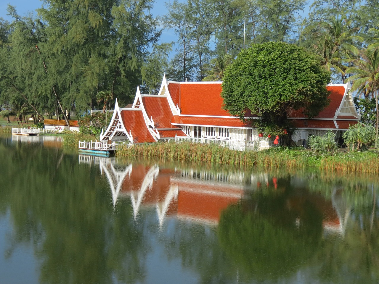 Vandens,  Ežeras,  Namas,  Atspindys,  Medis,  Vasara,  Architektūra,  Kelionė,  Lauke, Nemokamos Nuotraukos