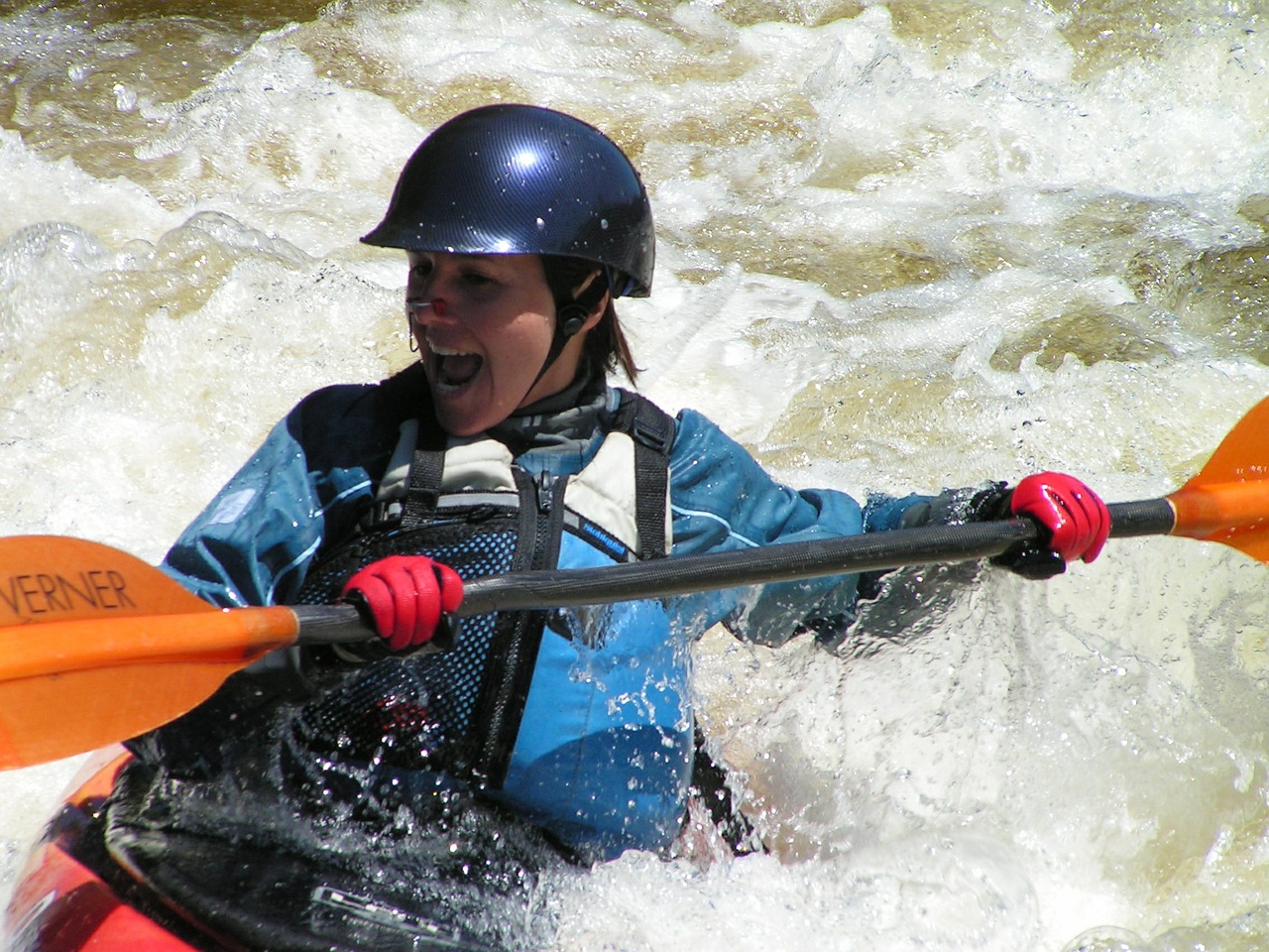 Vanduo, Baidarės, Kayaker, Sportas, Valtis, Irklas, Bangos, Šalmas, Slenksčiai, Lauke