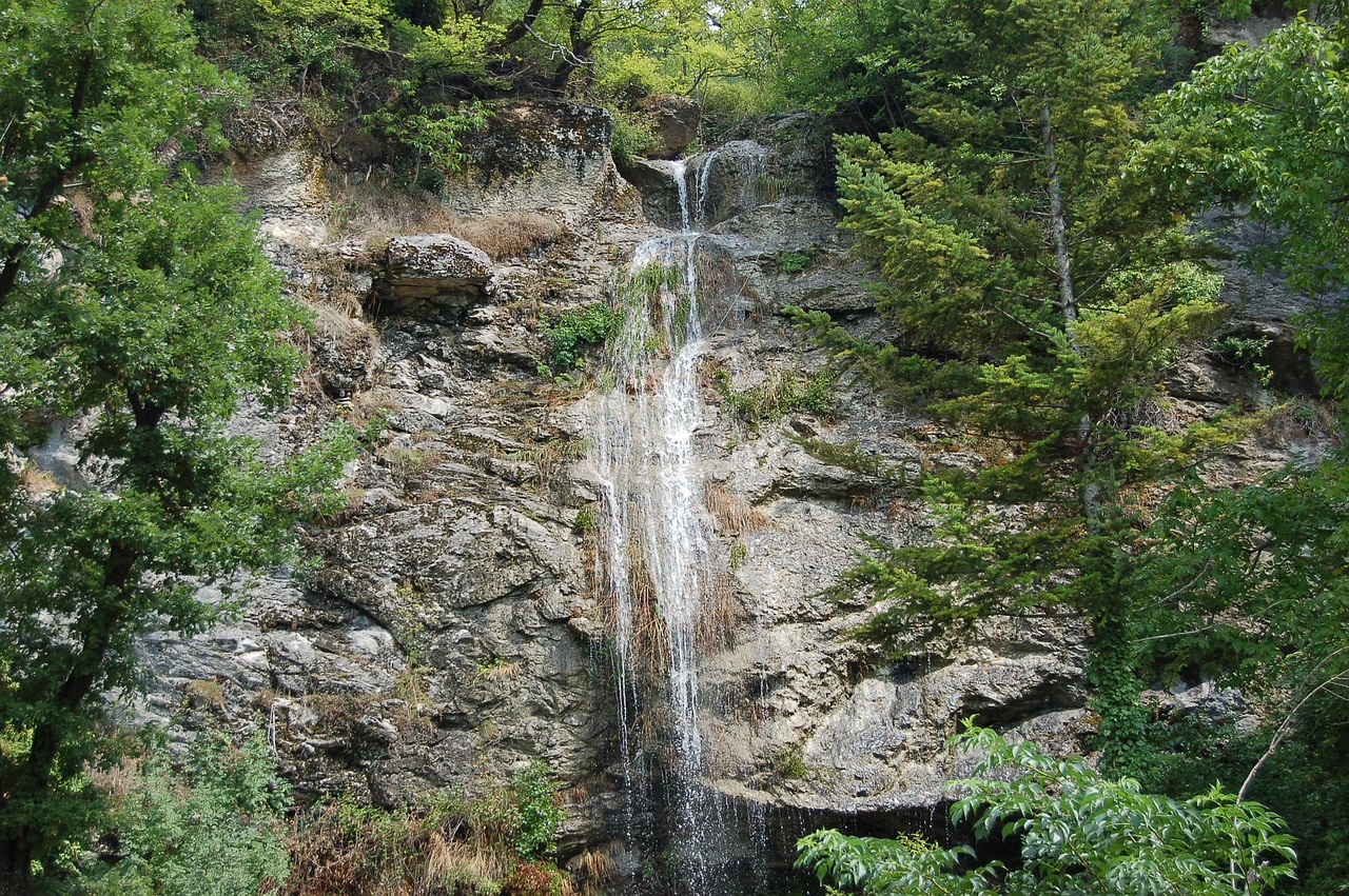 Krioklys, Appennino, Gran Sasso, Cerqueto, Abruzzo, Kalnas, Apennines, Italy, Kraštovaizdis, Medis