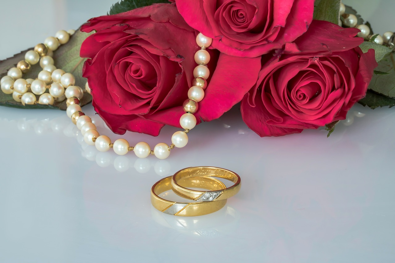 Vestuviniai Žiedai, Žiedai, Auksiniai Žiedai, Rožės, Perlų Vėrinys, Styginių Perlų Vėrinys, Bendravimas, Auksiniai Žiedai, Meilė, Kartu