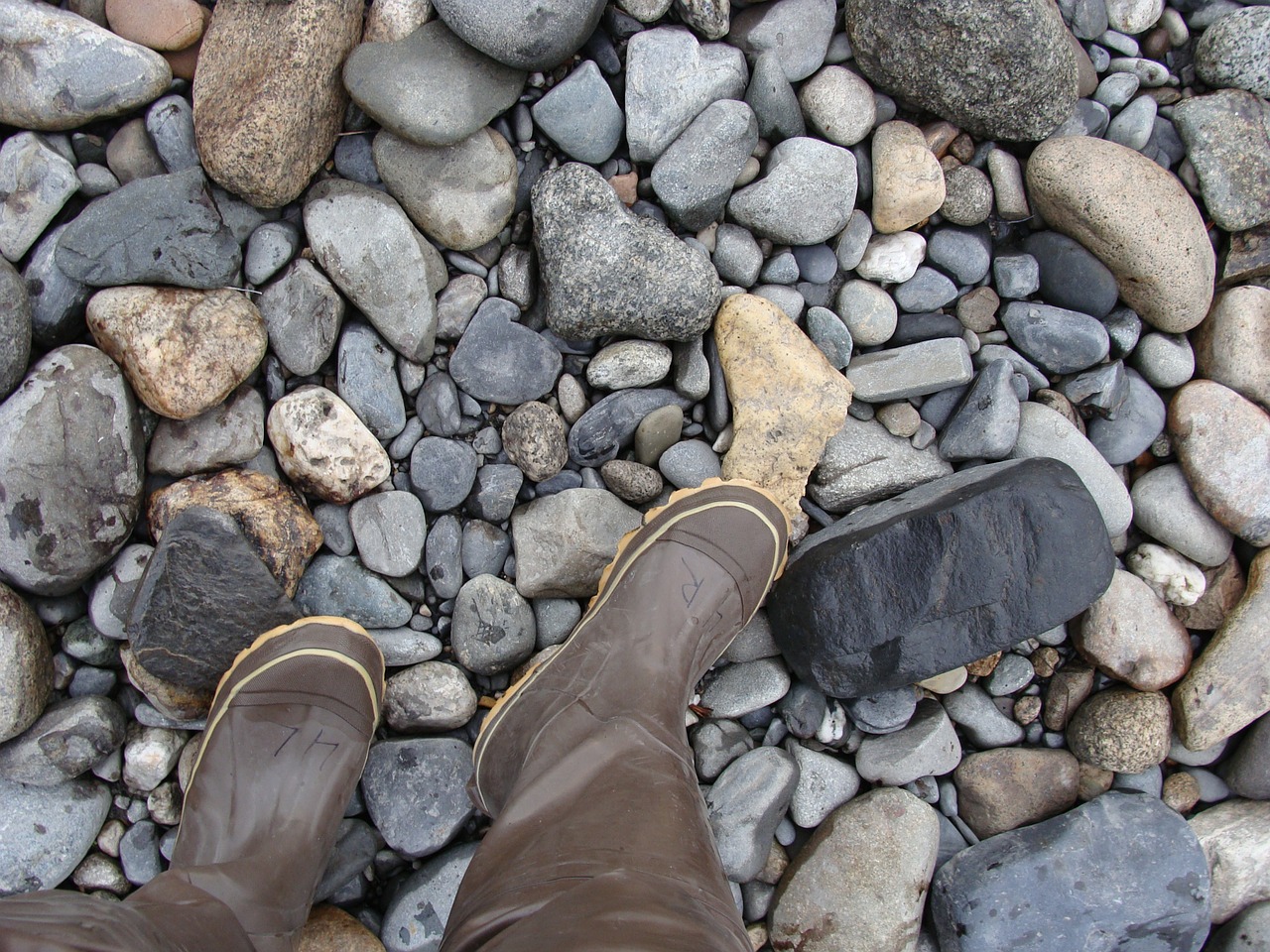 Wellington Boot, Batai, Žvejyba, Guminiai Batai, Upė, Gamta, Alaska, Akmenys, Grindys, Vaikščioti