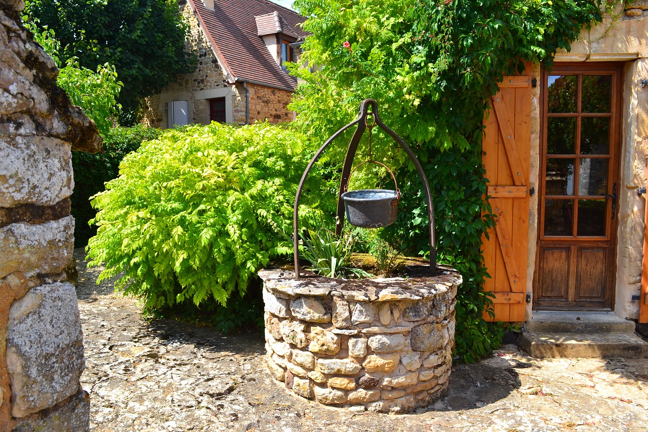 Šuliniai, Buvę Šuliniai, Akmuo Gerai, Durys, Langinės, Viduramžių Kaimas, Dordogne, France, Audrix, Nemokamos Nuotraukos