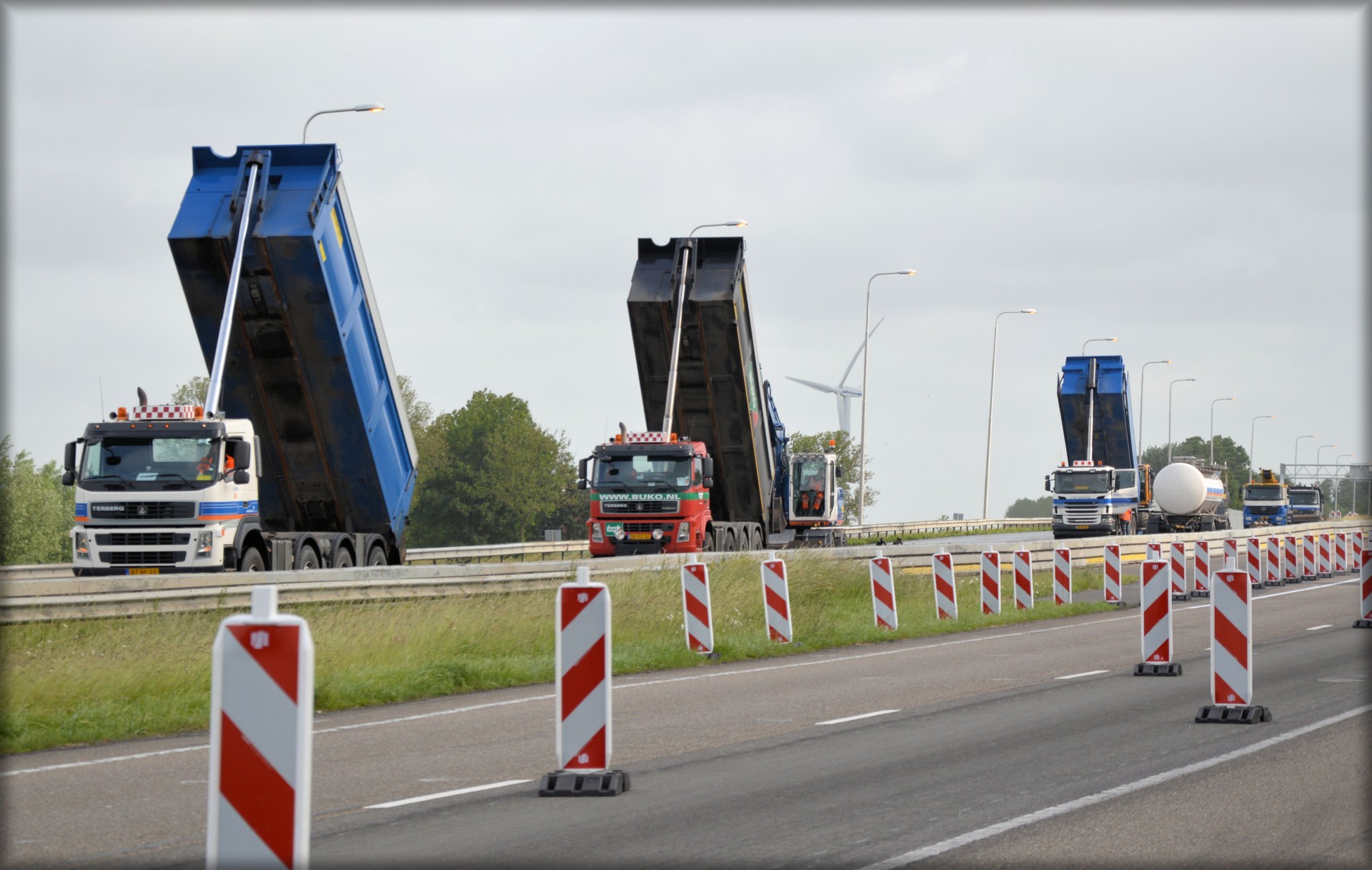 Kelias,  Darbas,  Gabenimas,  Sunkvežimiai,  Automobiliai,  Kelias,  Remontas,  Restauravimas,  Dirbti Kelyje, Nemokamos Nuotraukos