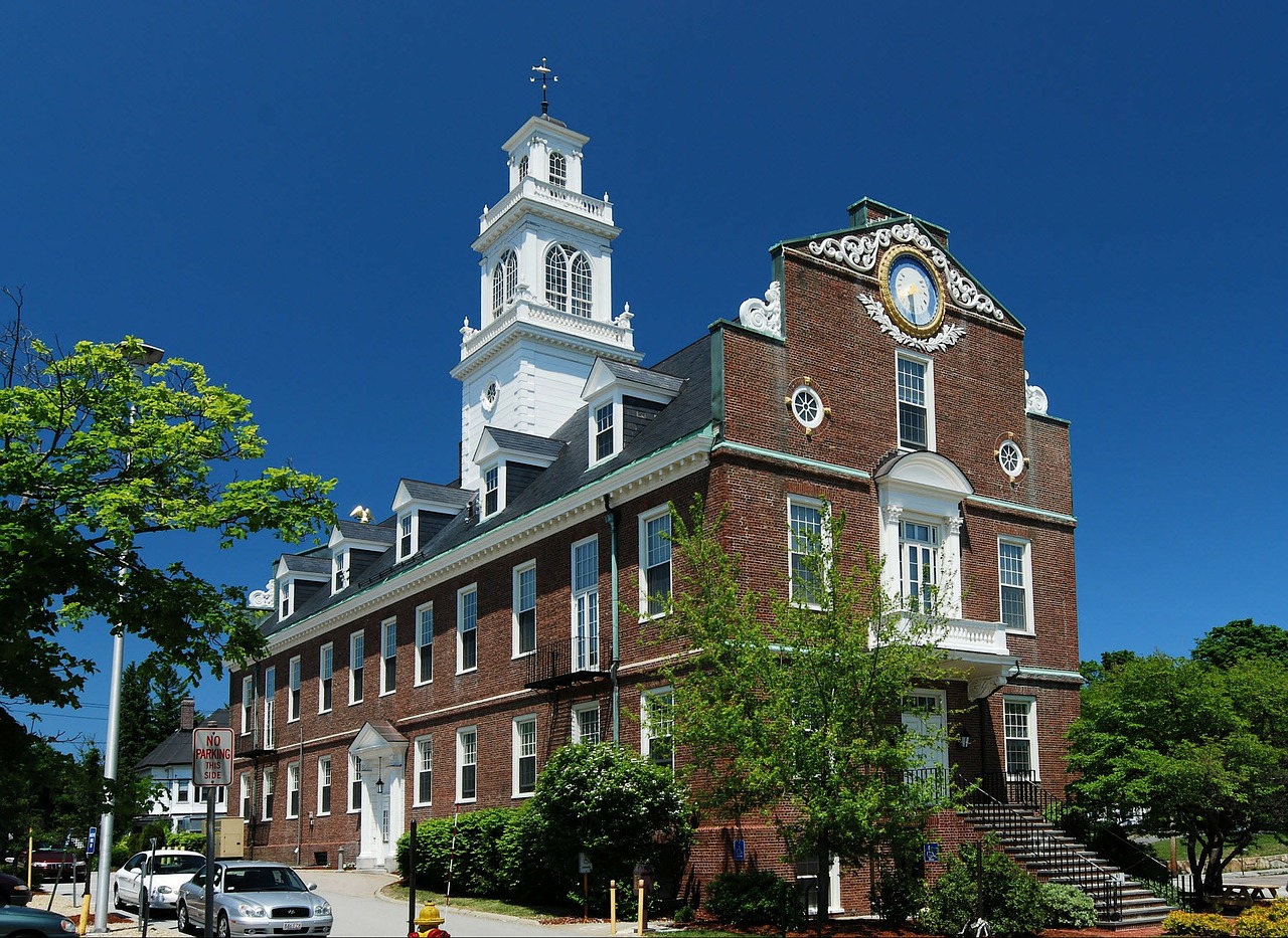 Weymouth, Massachusetts, Miesto Rotušė, Pastatas, Laikrodzio Bokstas, Medžiai, Architektūra, Orientyras, Dangus, Debesys