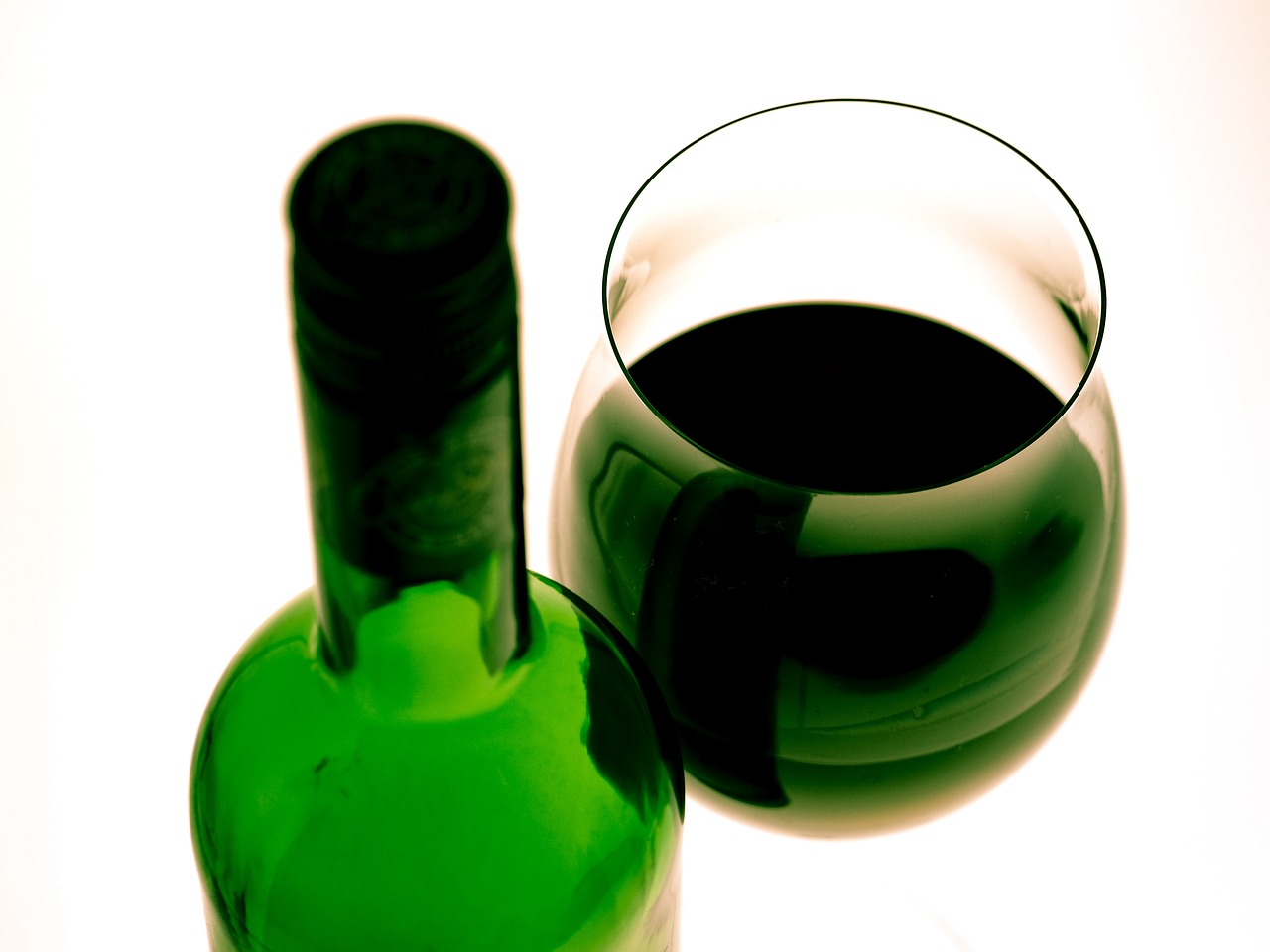 Vyno Taurė, Raudonas Vynas, Vyno Butelis, Žalias Stiklas, Vynas, Vyno Taurės, Veidrodis, Butelis, Gėrimai, Lichtspiel