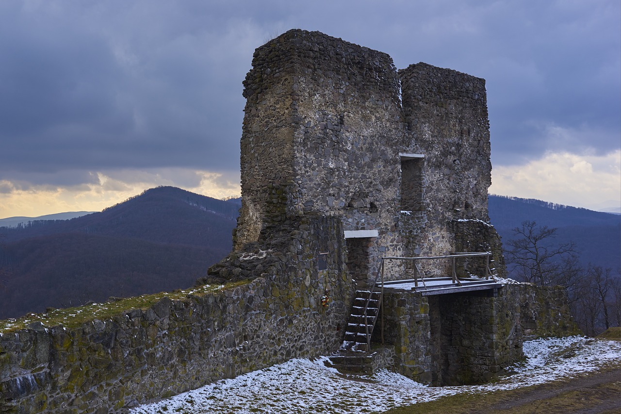 Žiema, Viduramžiai, Krepšelio Dėžutė, Tuščia Pilis, Debesys, Architektūra, Vartai, Slovakija, Gamta, Nemokamos Nuotraukos