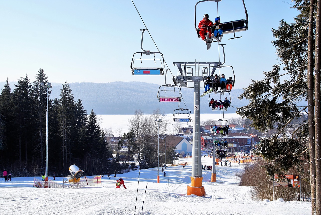 Žiema, Sniegas, Slidinėjimo Kurortas, Slidinėjimo Trasa, Lynų Kelio, Slidininkų, Žiemos Sportas, Lipno, Slidinėjimo Zonos, Čekijos Respublika