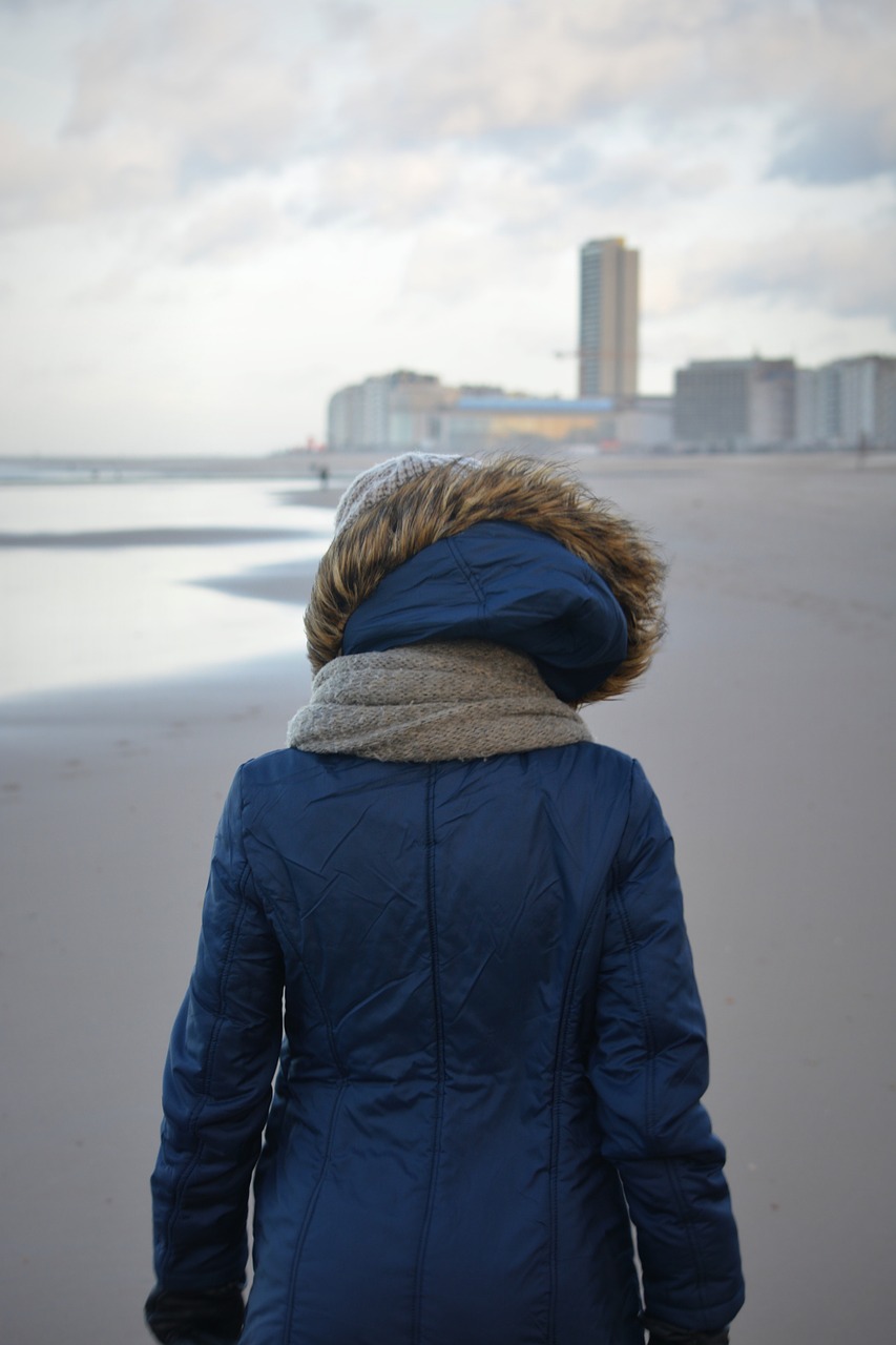 Žiema, Žiemos Drabužiai, Vaikščioti Paplūdimyje, Moteris, Striukė, Žmonės, Gaubtas, Papludimys, Oostende, Nemokamos Nuotraukos