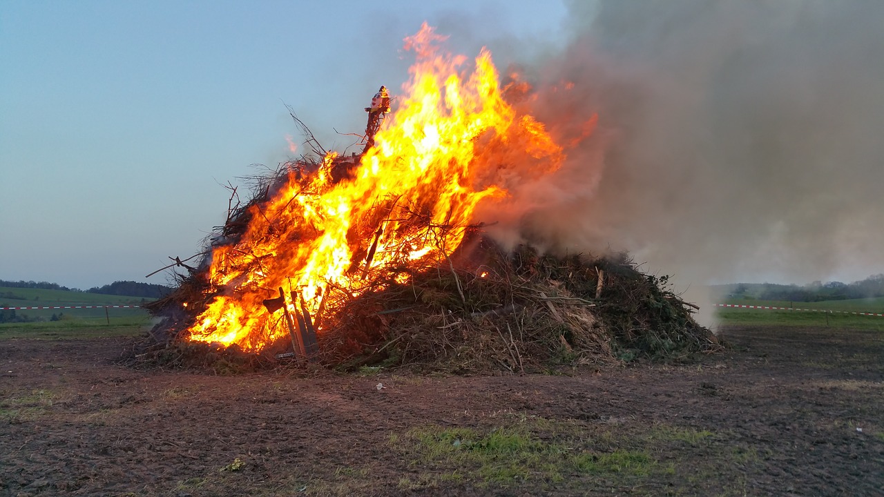 Raganos Ugnis, Saale-Holzland-Kreis, Turingijos Federalinė Žemė, Tradicija, Nemokamos Nuotraukos,  Nemokama Licenzija