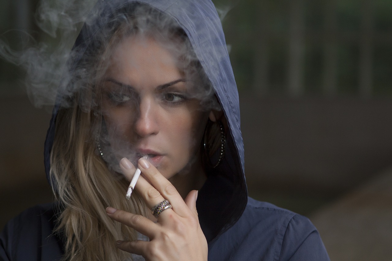 Moteris, Rūkymas, Cigarečių, Tabakas, Mergaitė, Veidas, Portretas, Dūmai, Įprotis, Mesti Rūkyti