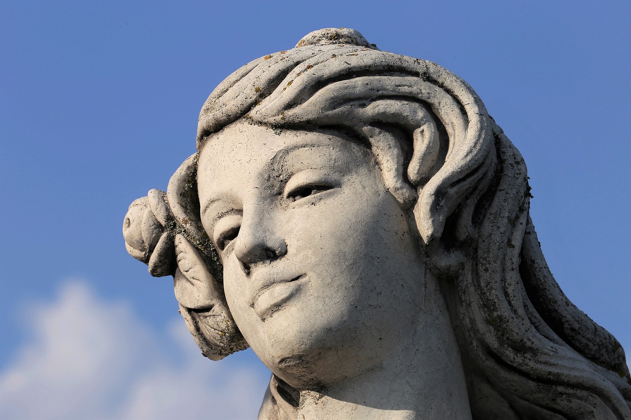 Moteris Statula,  Galva,  Skulptūra,  Akmuo,  Išaugo Plaukai,  Paminklas,  Apdaila,  Baltos Spalvos,  Išsiaiškinti,  Architektūra
